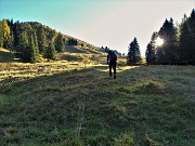 13 Dalla Baita Piazzoli saliamo alla Baita Nuova a sx (1759 m)